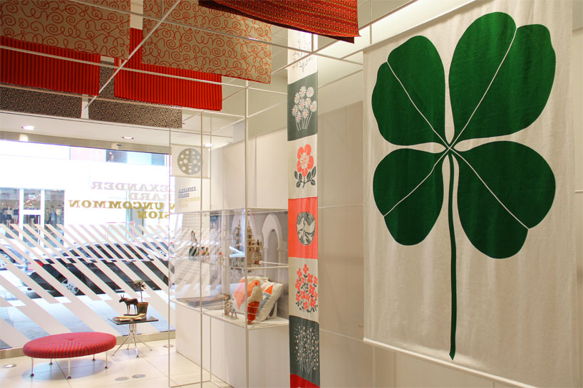 乐竞平台 - 坐具|吧椅/凳子|办公家具|设计师家具|吉拉德彩色圆轮脚凳